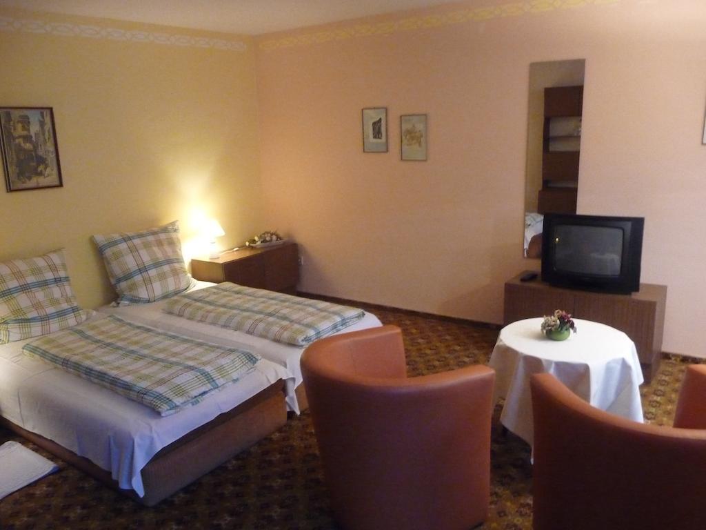 Hotel-Garni-Sonnenlay Bernkastel-Kues Szoba fotó